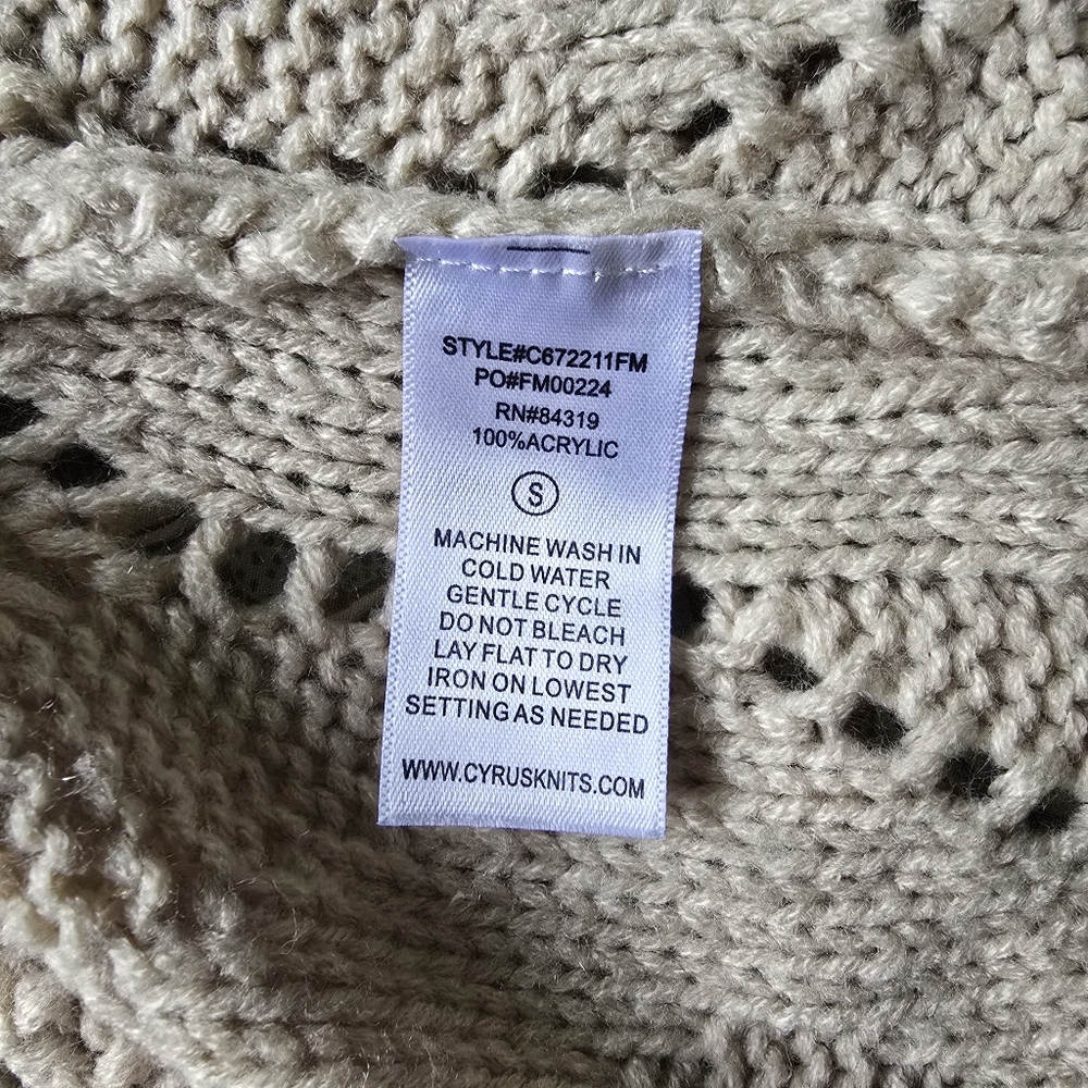 Cyrus Short Sleeve Sweater Cardigan Wood Buttons Women's Size Small - Picture 5 of 5